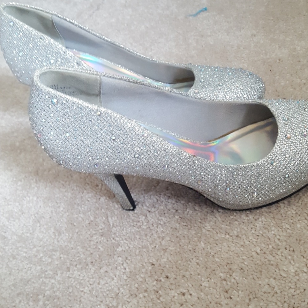 Silver slipper heel